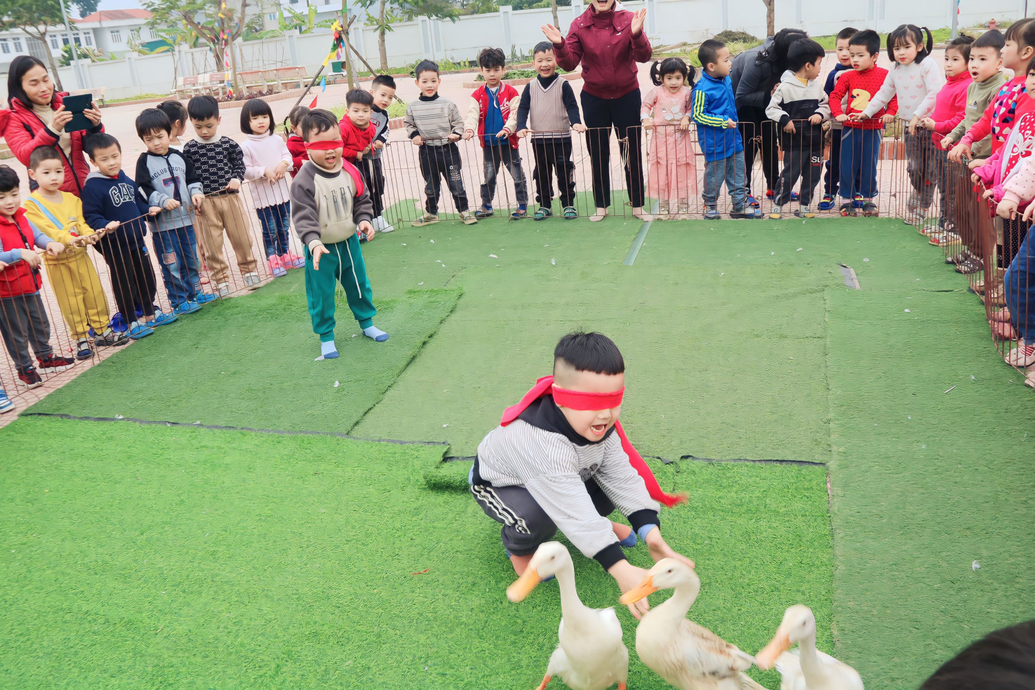 z5123472536103 b24c012d89e96c3875d79f2e22230c58 (1)