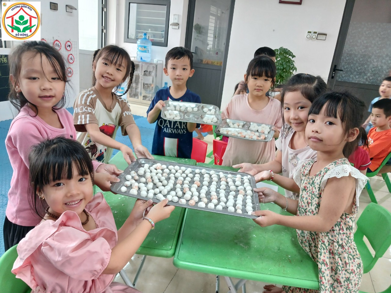 Chúng con rất thích hoạt động trải nghiệm làm bánh trôi, bánh chay